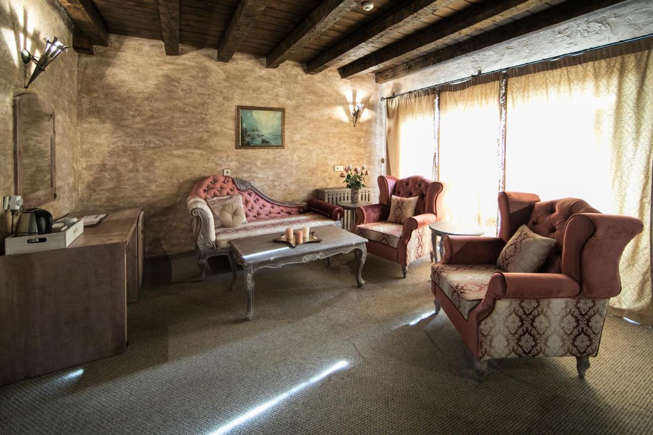 Нощувка със закуска (B & B) валентина касъл 4*