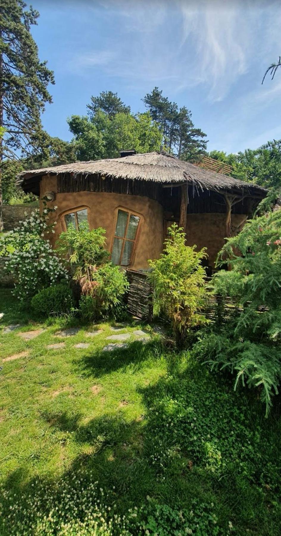 валентина касъл Нощувка със закуска (B & B) Огняново