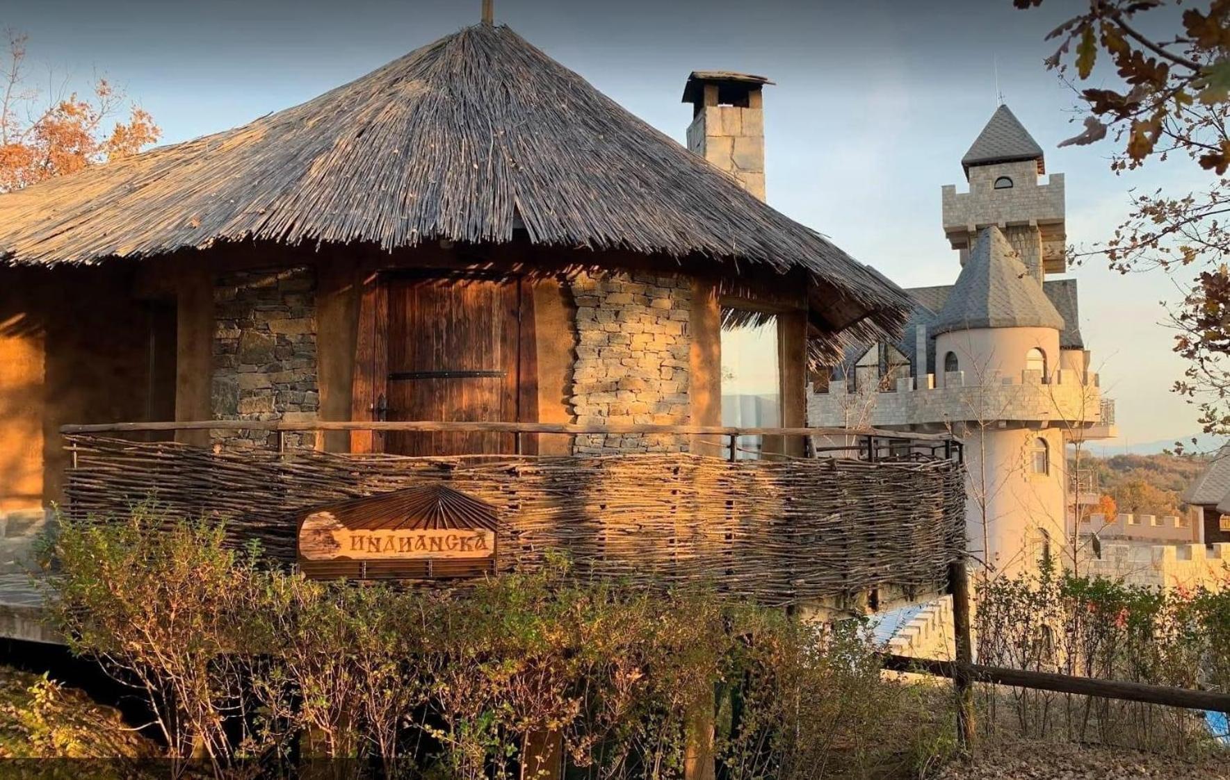 валентина касъл Нощувка със закуска (B & B)