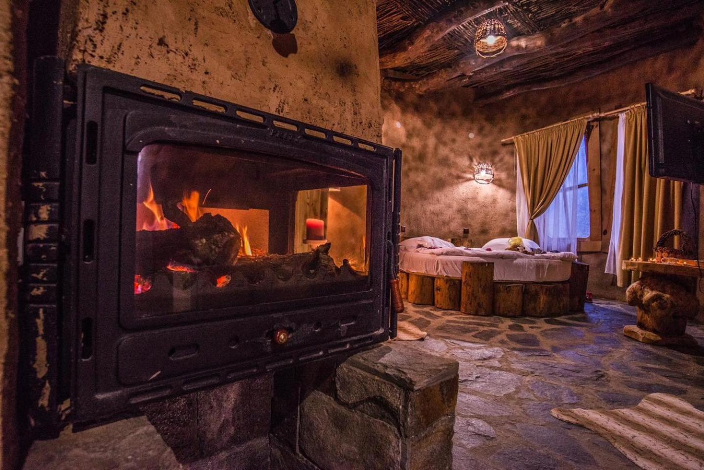валентина касъл Нощувка със закуска (B & B) 4*
