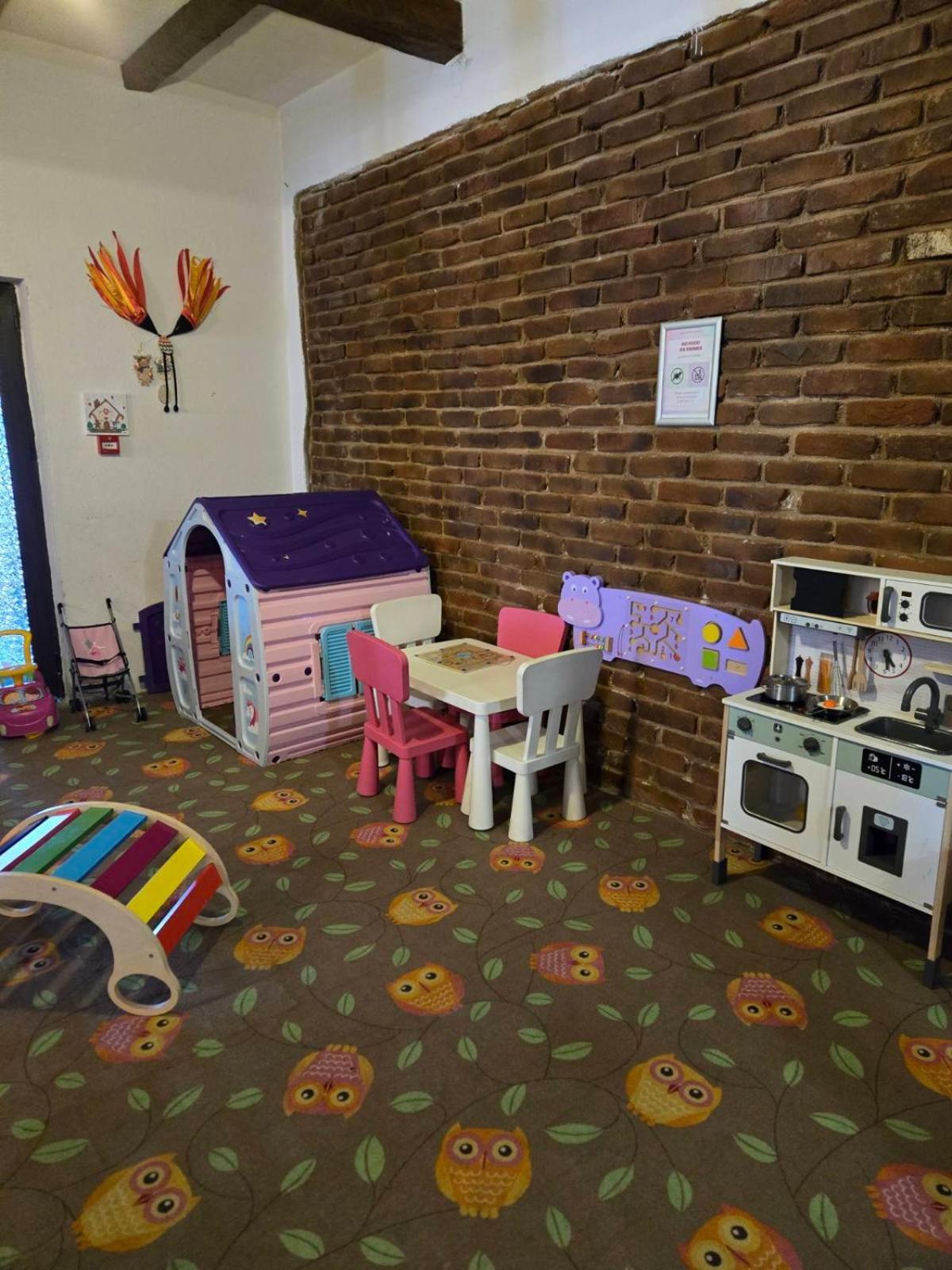 Valentina Castle אוגניאנובו